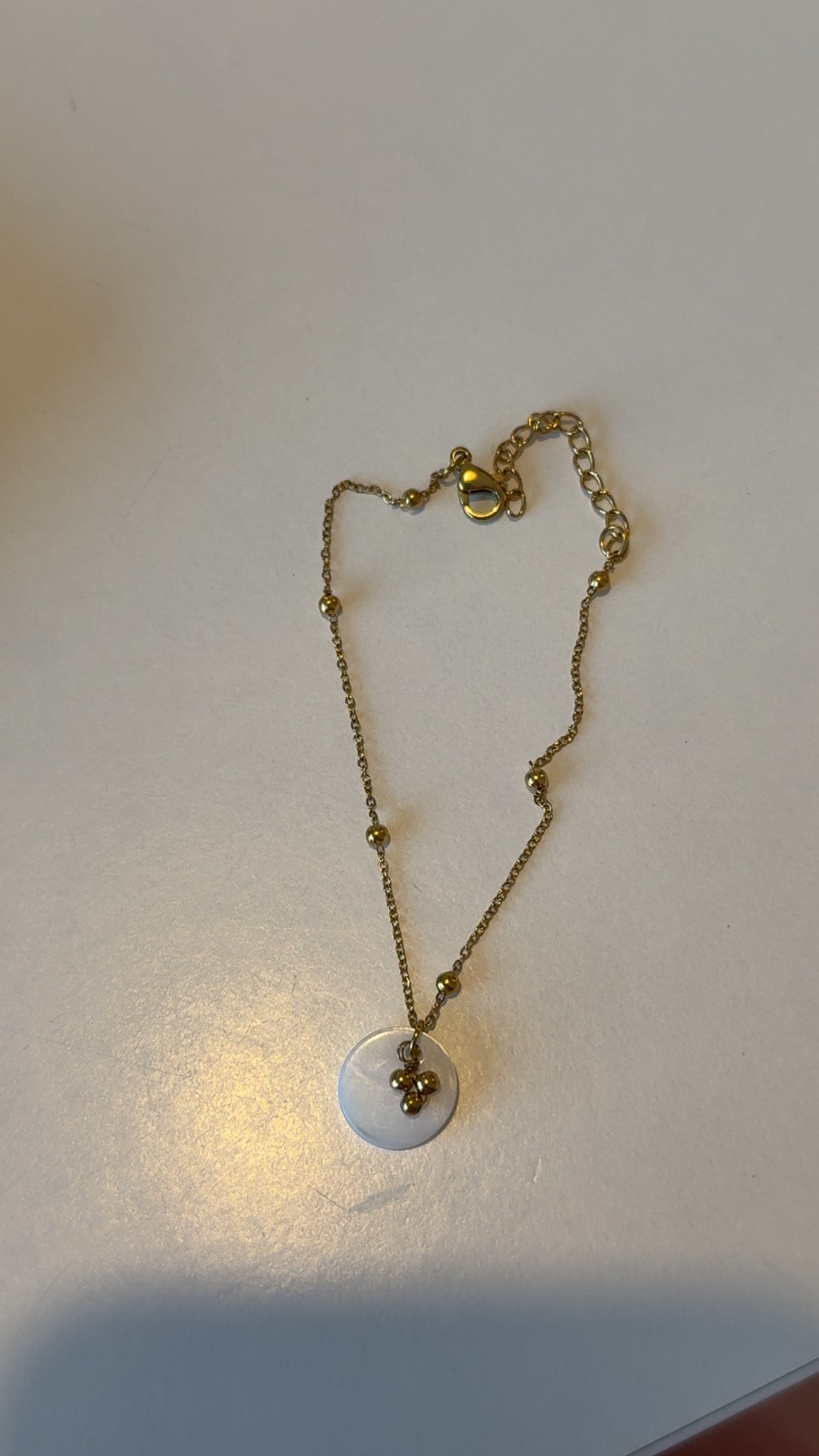 Bracelets doré en nacre blanche et acier inoxydable